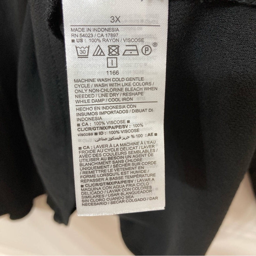 Old Navy Women’s Black Drapey Button Down Shirt Size 3X Preppy Career Minimalist - Picture 7 of 9